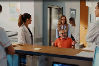 M jak miłość odc. 1900. Olek (Maurycy Popiel), Adam Werner (Jacek Kopczyński), Sylwia (Hanna Turnau), Aneta (Ilona Janyst)