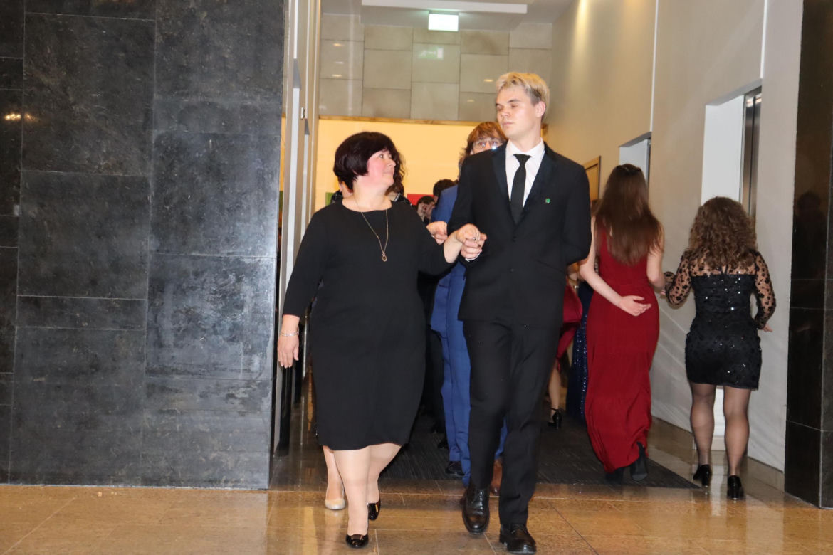Studniówka uczniów z V LO im. Klaudyny Potockiej w Poznaniu