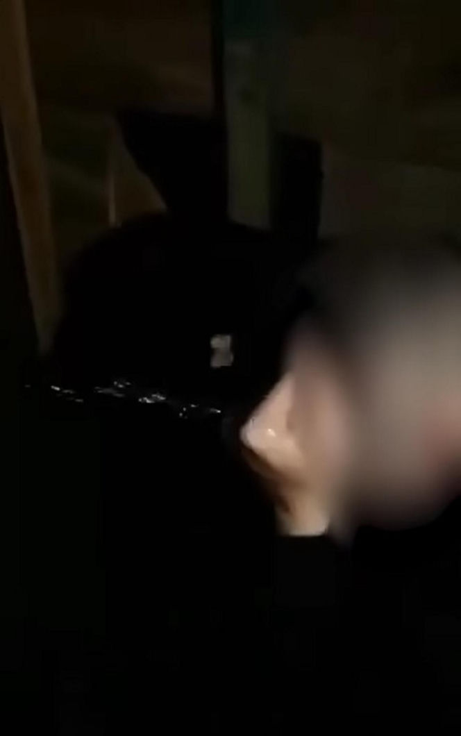 Szokujące nagranie z Bystrzycy Kłodzkiej. Poniżali i torturowali młodego mężczyznę