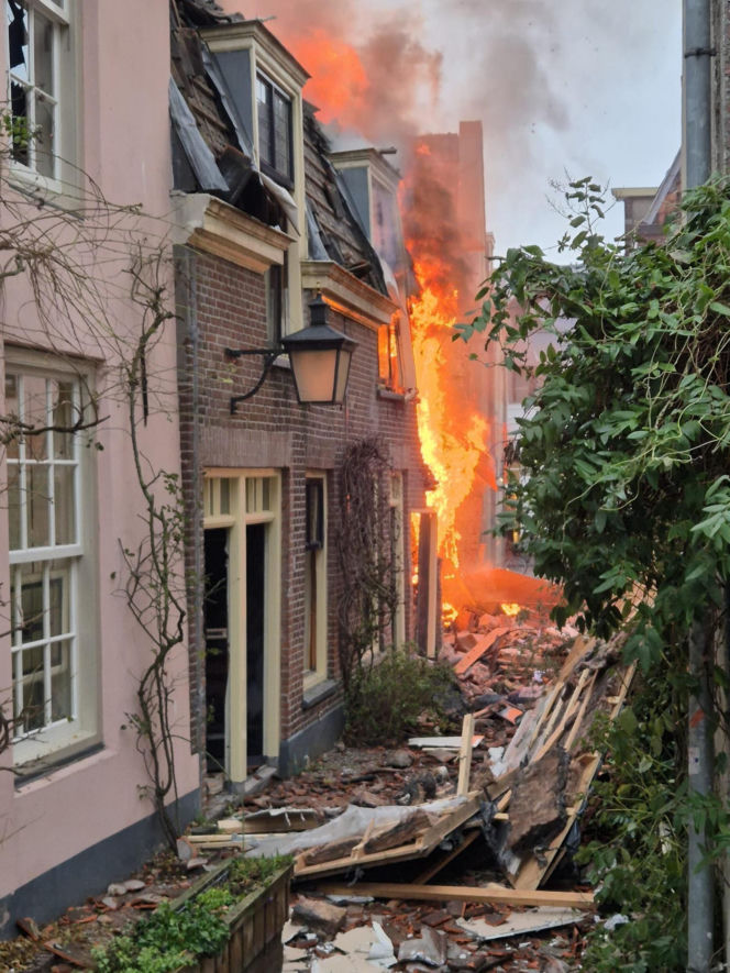 Dwa wybuchy i wielki pożar w centrum Utrechtu. Co najmniej jedna osoba ranna