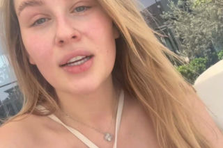 Andziaks nadaje znad basenu w Dubaju. Z córką usłyszały wubuchy