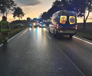 Koszmarny wypadek na DK 10! Auto przewożące lodówki wylądowało w rowie! [ZDJĘCIA] 