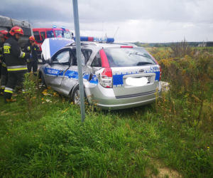 Wypadek z radiowozem w Lisim Ogonie [ZDJĘCIA]