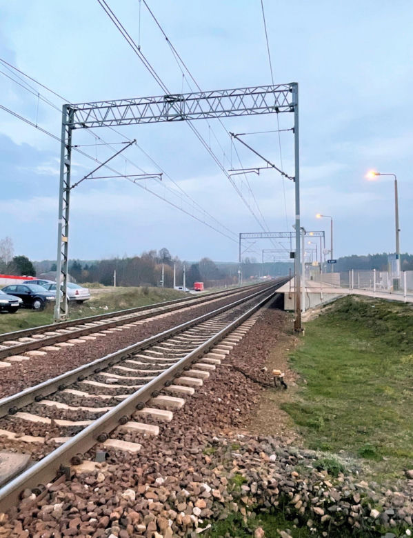 Uszkodzone linie kolejowe pod Dęblinem i w Puławach