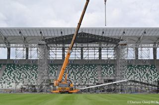 Na stadionie stoi scena. Będą dodatkowe parkingi i autobusy. Miasto przygotowuje się do piątkowego koncertu Jeana Michela Jarre