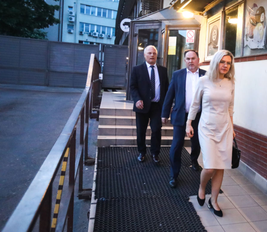 Ujawniamy kulisy posiedzenia klubu PiS w siedzibie partii