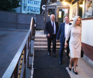 Ujawniamy kulisy posiedzenia klubu PiS w siedzibie partii