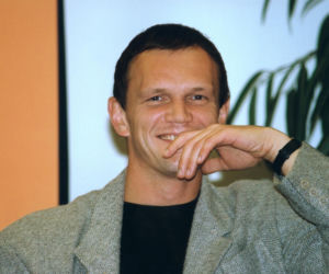 Cezary Pazura kiedyś i dziś. Tak na przestrzeni lat zmieniał się odtwórca roli Jurka Kilera