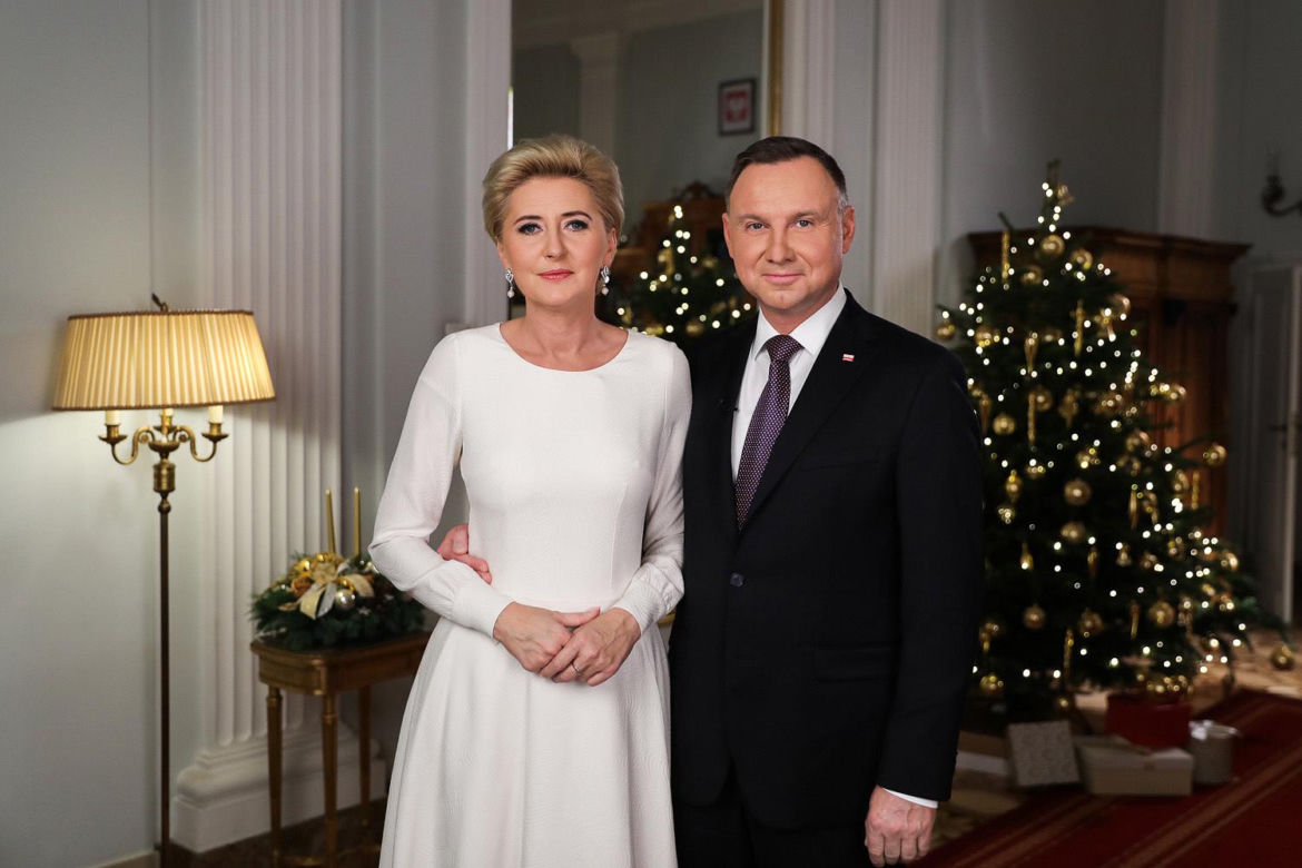 Świąteczne stylizacje Agaty Dudy 
