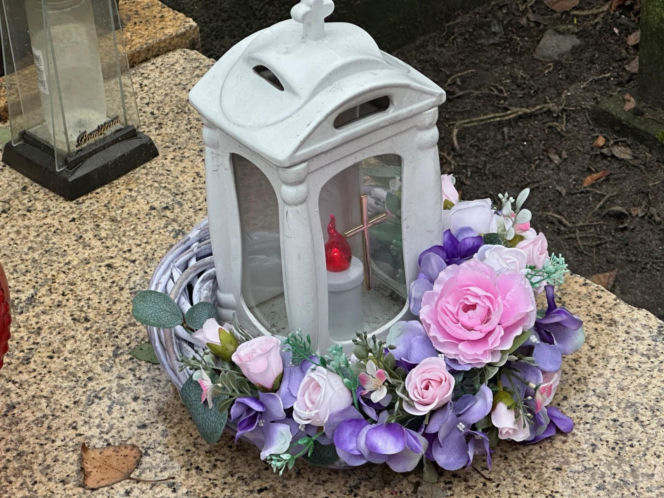 Tak wygląda grób Violetty Villas. Szok, co się na nim znalazło