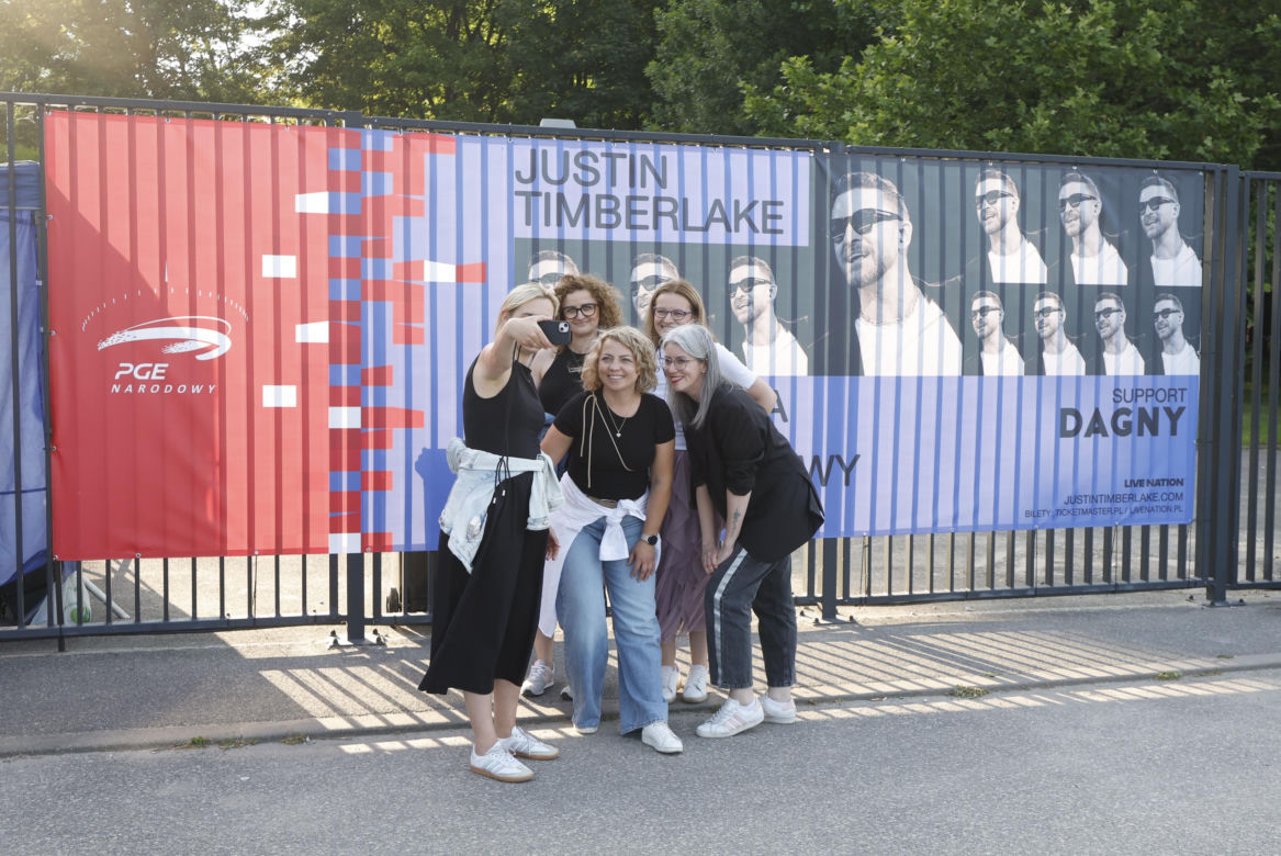 Koncert Justina Timberlake'a w Warszawie - fani pod PGE Narodowym