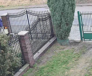 Ten mężczyzna wyłudził dużą KASĘ. Policja publikuje zdjęcia oszusta i prosi o pomoc! 