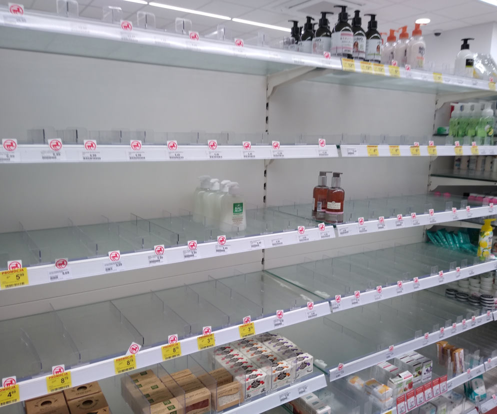 Kaliszanie szykują się na nadejście koronawirusa! PUSTE PÓŁKI w sklepach i drogeriach! 