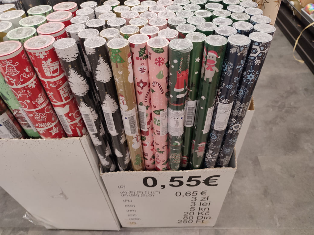 Bożonarodzeniowe ozdoby już w sklepach! Co kupimy w sklepie Tedi czy Kik? [ZDJĘCIA]