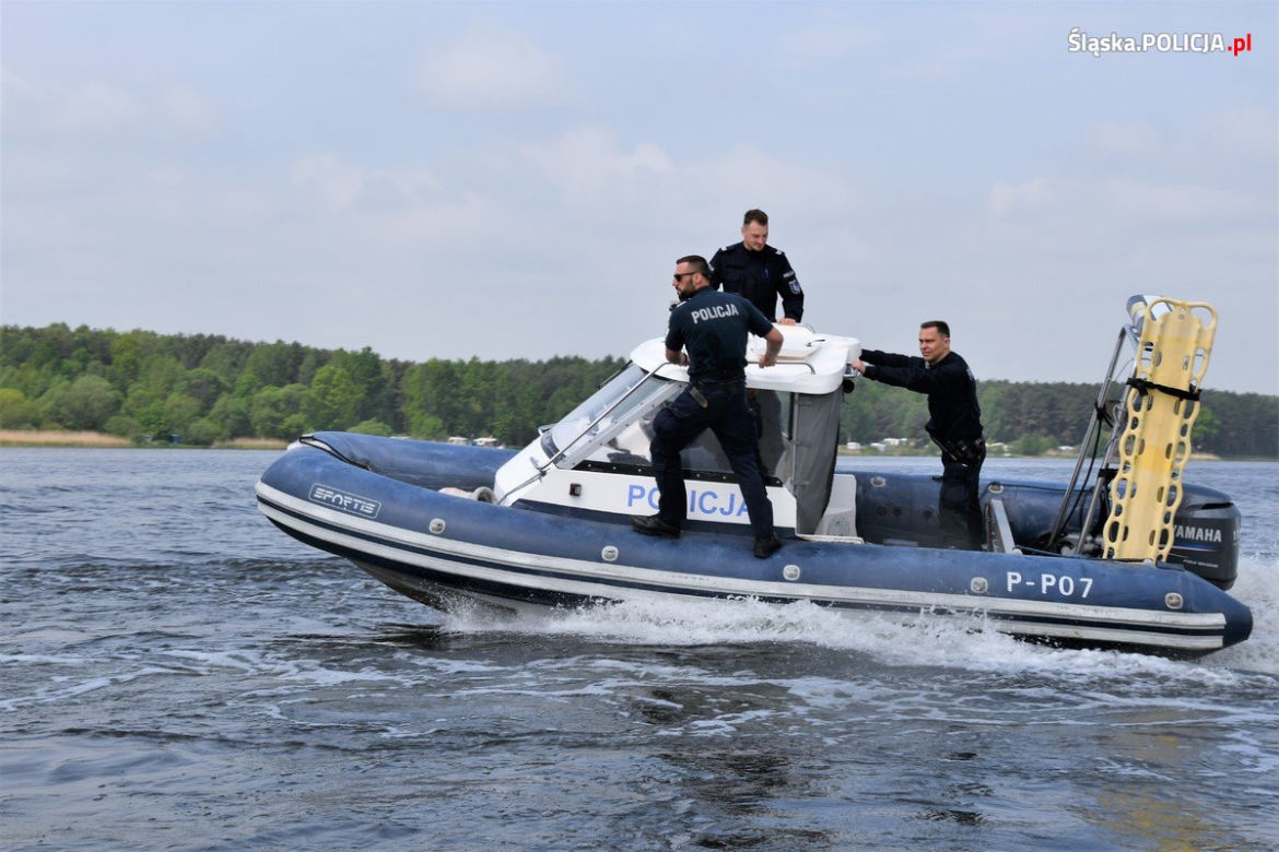 Czy to Miami Vice? Nie, to policyjni wodniacy z woj. śląskiego rozpoczęli sezon [ZDJĘCIA]