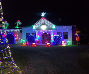 Magia Świąt w Świętokrzyskiem. Gdzie szukać najpiękniej oświetlonych domów? Rzepin i gmina Pawłów skradły show!