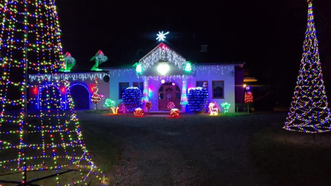 Magia Świąt w Świętokrzyskiem. Gdzie szukać najpiękniej oświetlonych domów? Rzepin i gmina Pawłów skradły show!