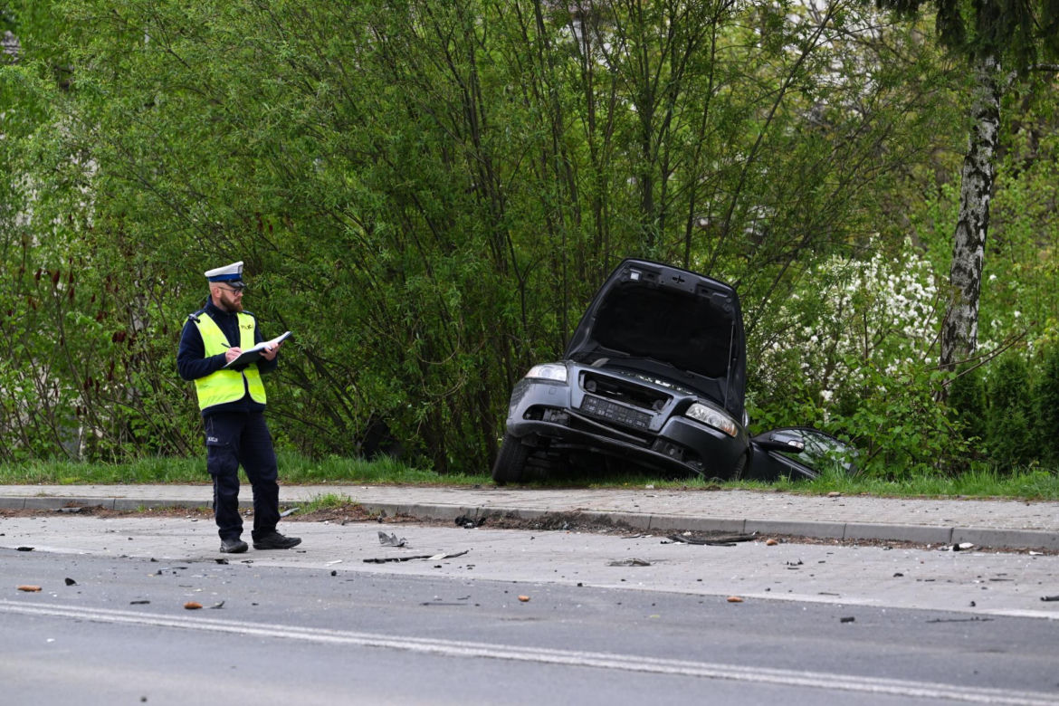 Wypadek w Tyczynie. Tir wjechał w przystanek.