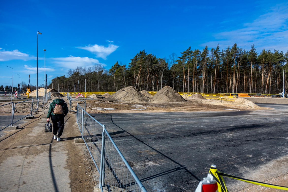 Budowa tunelu pod torami przy PKP Warszawa Wesoła