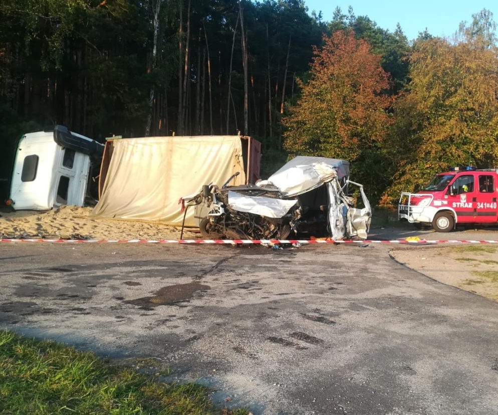 Ostrołęka: Pędził 100 km/h. ZABIŁ dwie osoby, a jedną ranił! Teraz za to odpowie
