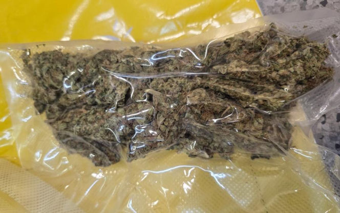 Policjanci z Leszna przejęli ponad 4,5 kilograma narkotyków! Zatrzymano trzech mężczyzn [ZDJĘCIA]