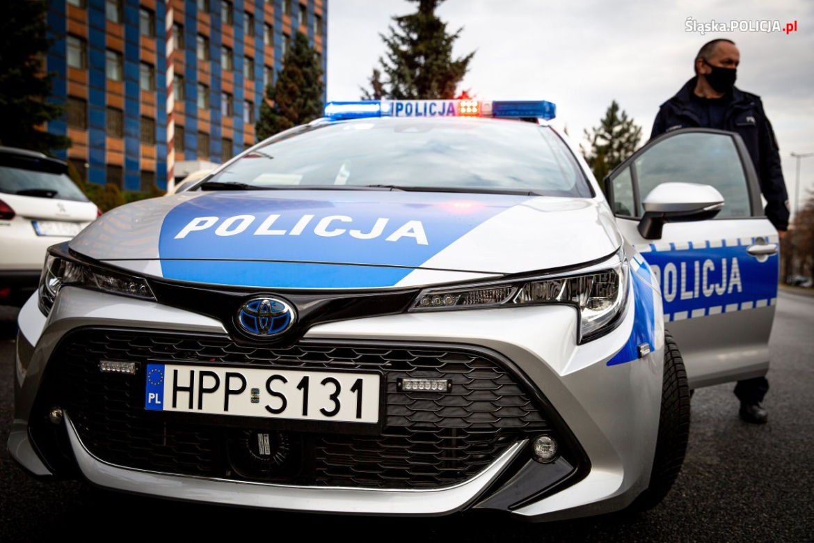 25 nowych hybrydowych radiowozów dla Śląskiej Policji