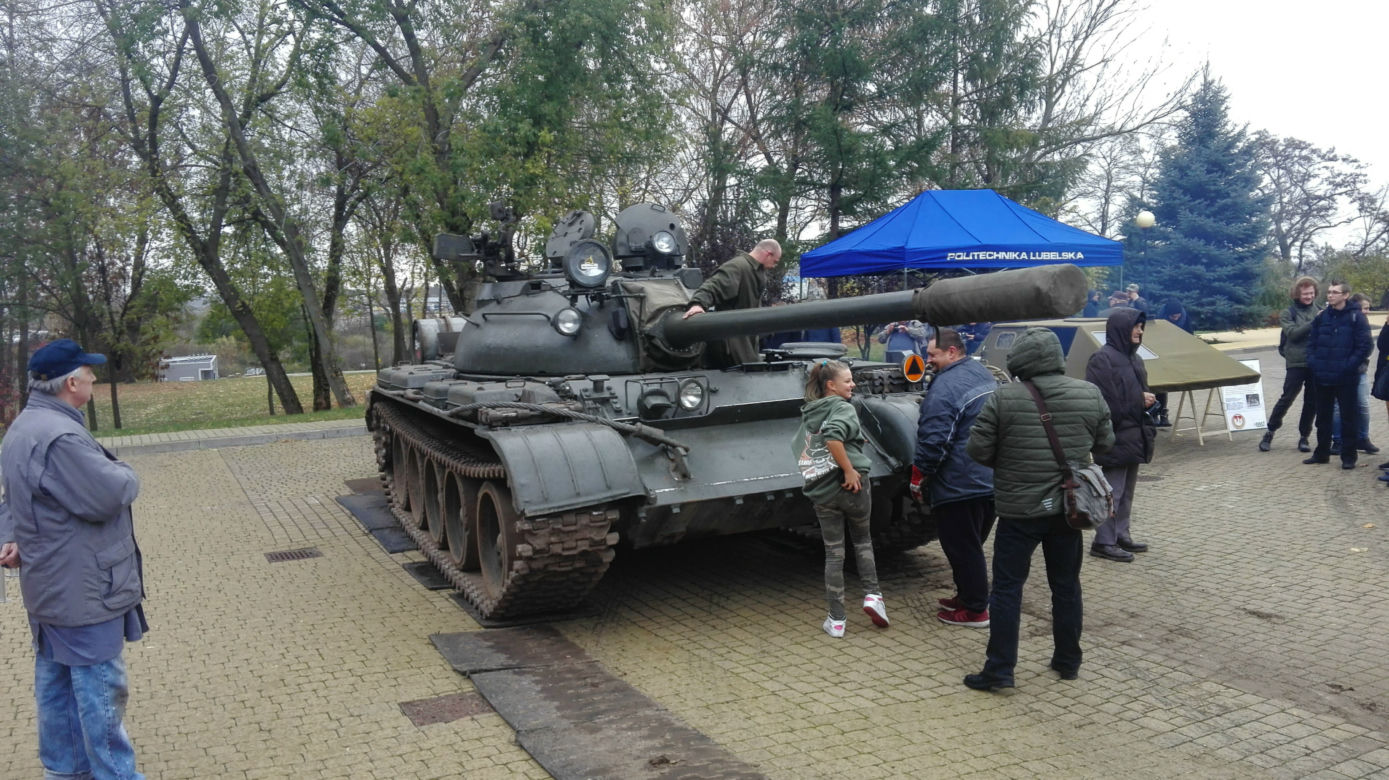 Studenci Politechniki Lubelskiej stworzyli pojazd do nauki jazdy czołgiem