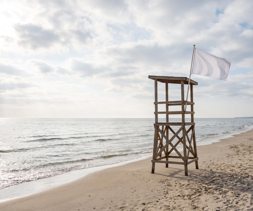 Sinice Ustka 17.07. Czy w Ustce można się dzisiaj kąpać? Flaga, warunki pogodowe