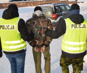 Lubelskie. Wyciągnęli ich z auta i POBILI.  Areszty dla pięciu mężczyzn! Nie uwierzysz, o co poszło
