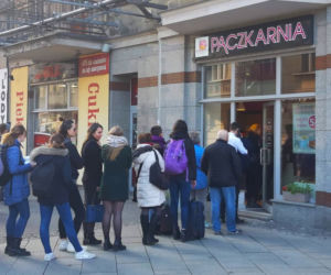 Ogromne kolejki po pączki na Śląsku i w Zagłębiu