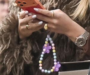 Sandra Kubicka w wałku na głowie