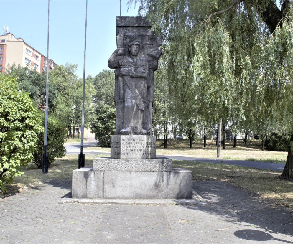 Jaworzno: Rozebrali pomnik, w środku był pradawny list. To lista składników na BIMBER