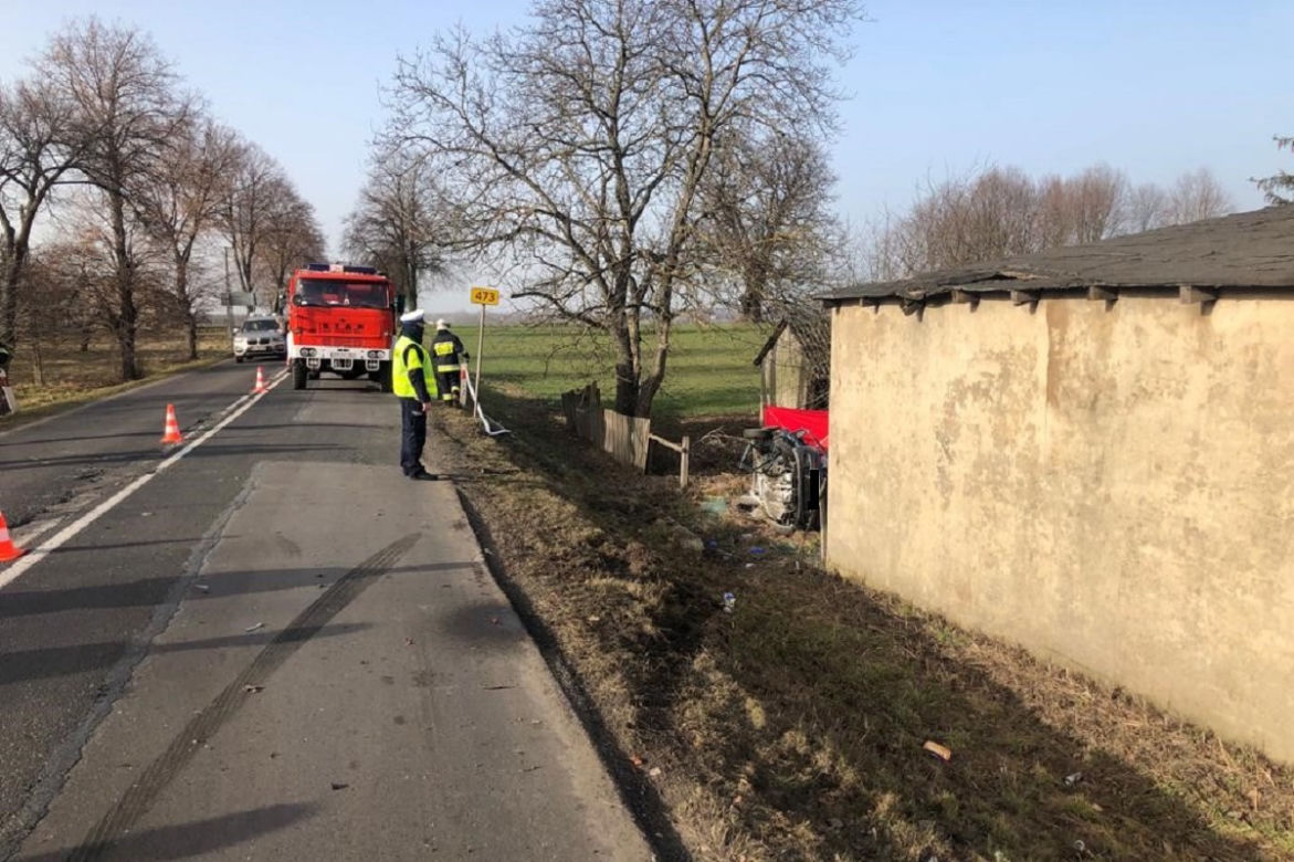 Śmiertelny wypadek we wsi Krępa. Zginęły 2 osoby, dwie ciężko ranne