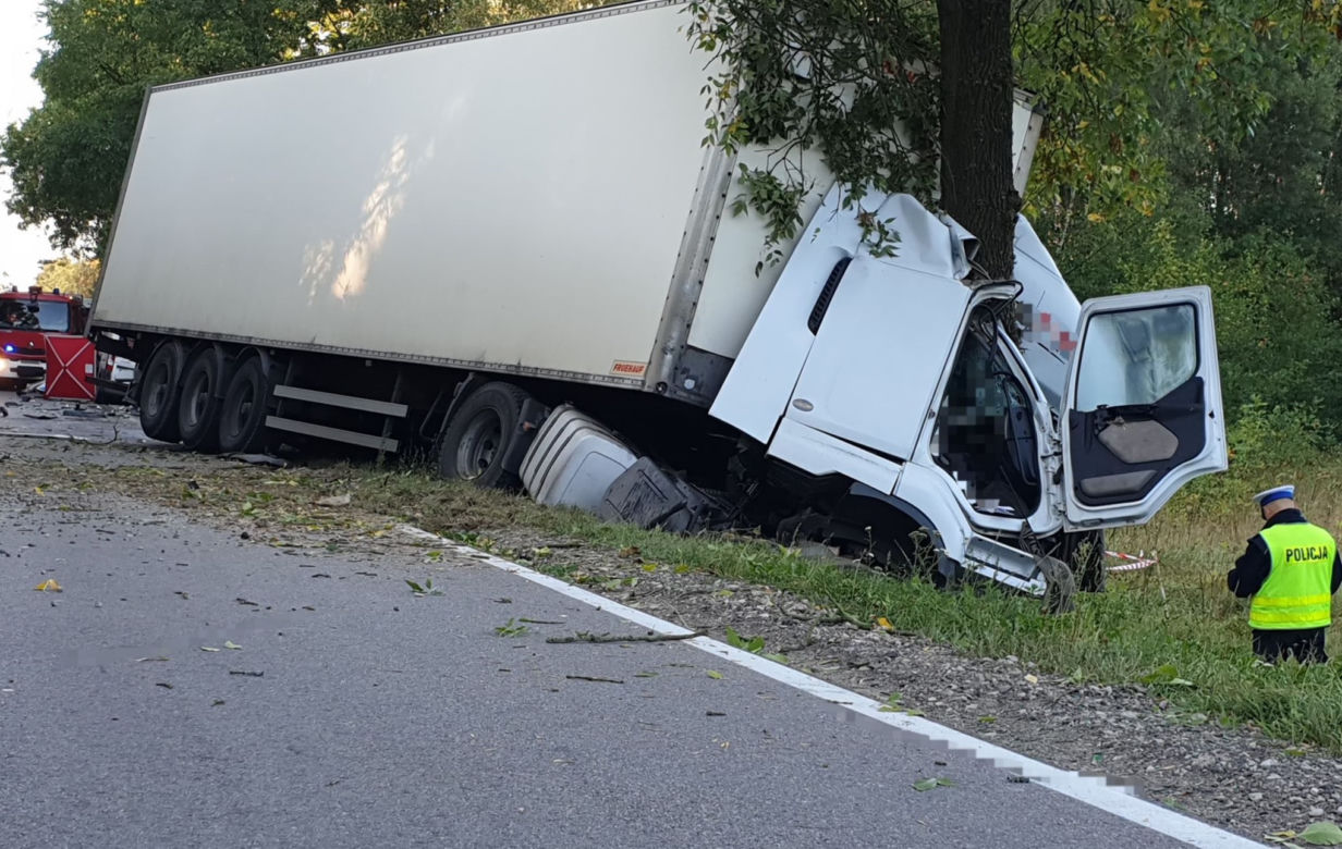Podlaskie: Czołowe zderzenie na DK 19. Kierowcy nie żyją