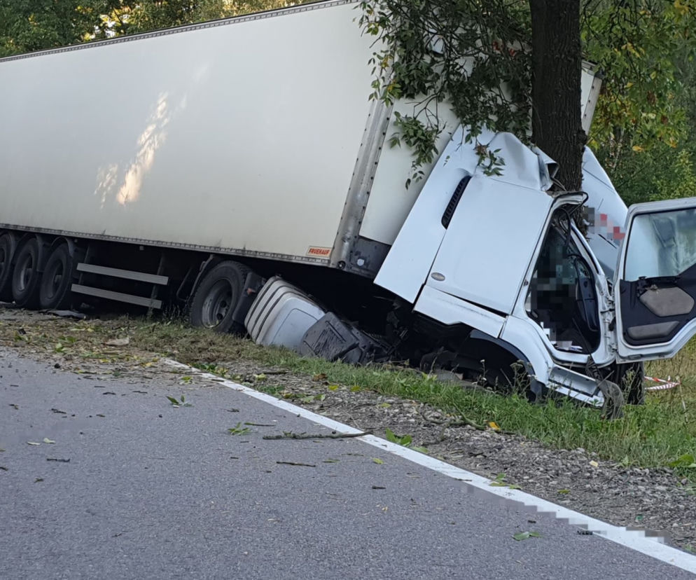 Podlaskie: Czołowe zderzenie na DK 19. Kierowcy nie żyją