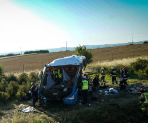 WYPADEK autokaru z dziećmi na A1