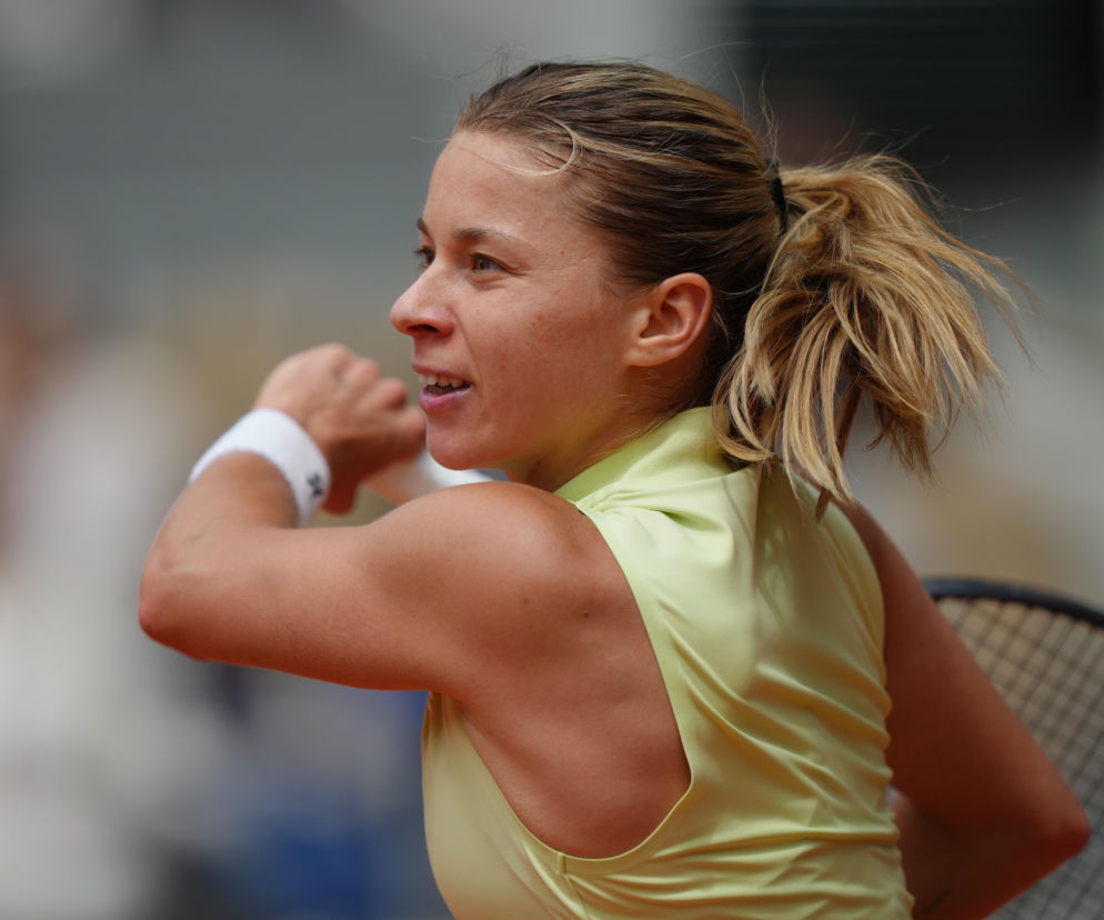 Tenisistka Maja Chwalińska podczas meczu na korcie. O jej starcie w turnieju WTA Toronto przeczytasz na SE Supersport.