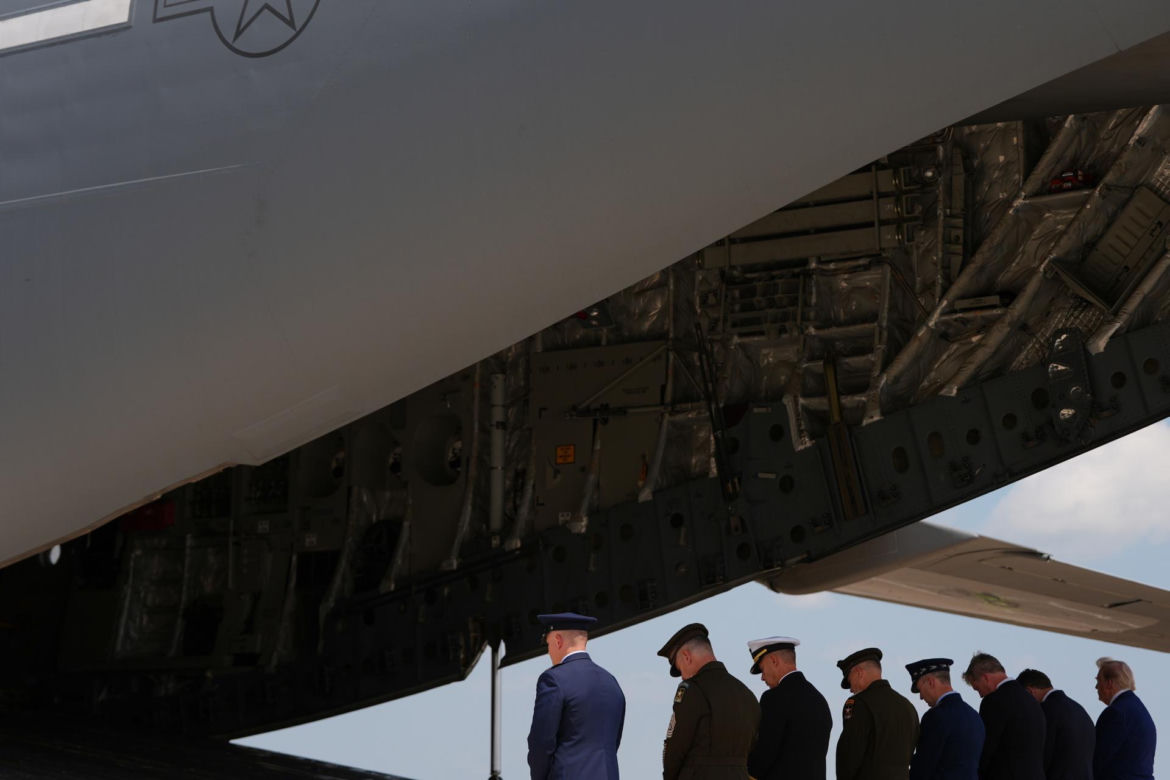 Donald Trump żegnał poległych żołnierzy. Padły poruszające słowa do ich rodzin