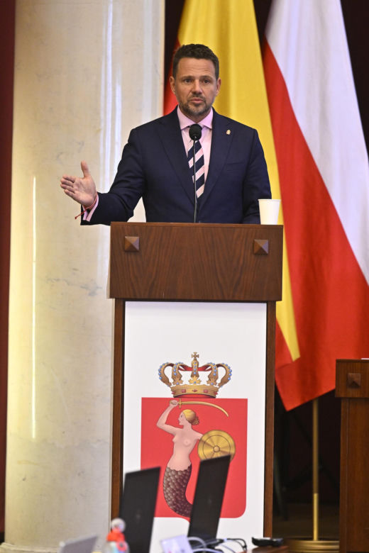 Trzaskowski z wotum zaufania za rządy w 2023 r. 