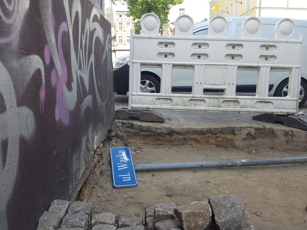 Duże zmiany na małej ulicy Wąskiej w Lesznie
