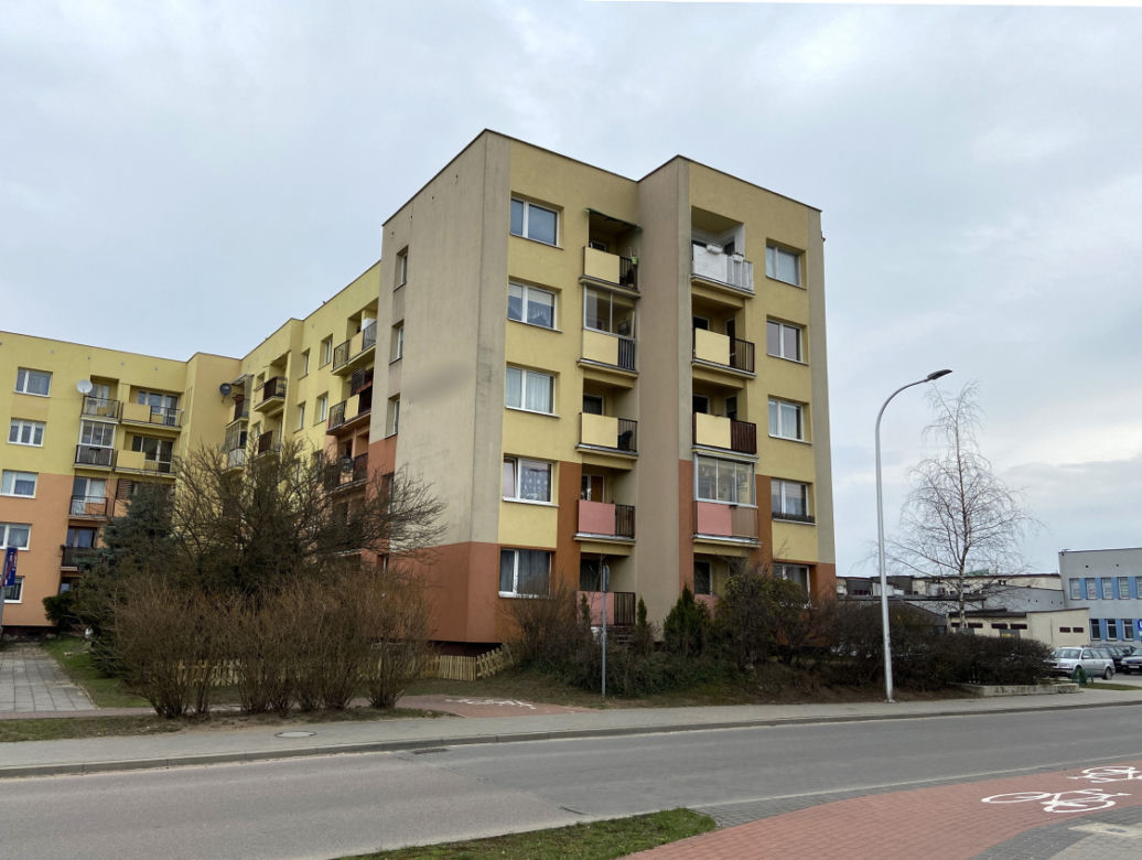 Wnuczek wyrzucił babcię z balkonu, nie pójdzie do więzienia
