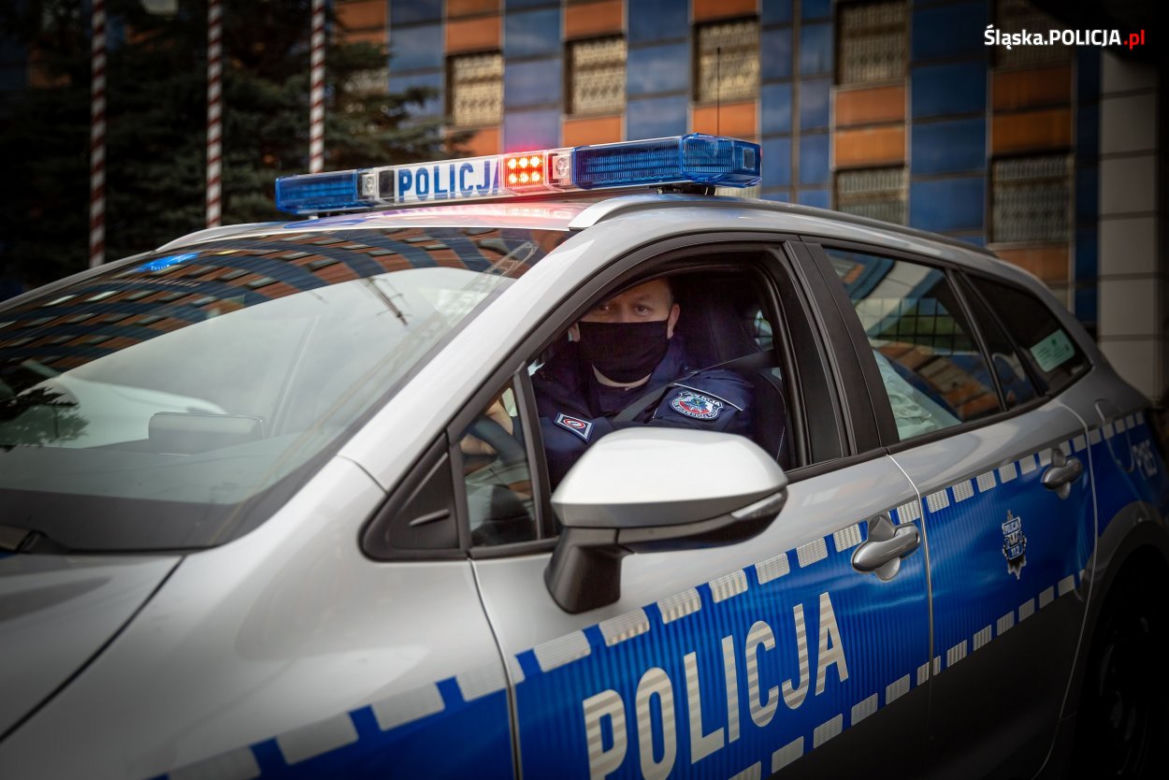 25 nowych hybrydowych radiowozów dla Śląskiej Policji