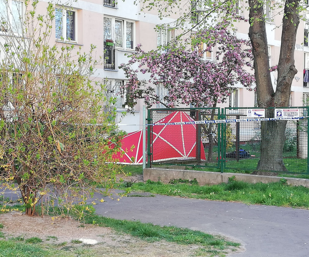 Wypadł z narkotykami z ostatniego piętra
