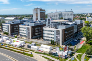 Kosztował krocie, a miasto z rządem wyrywały go sobie z rąk. Szpital Południowy w Warszawie