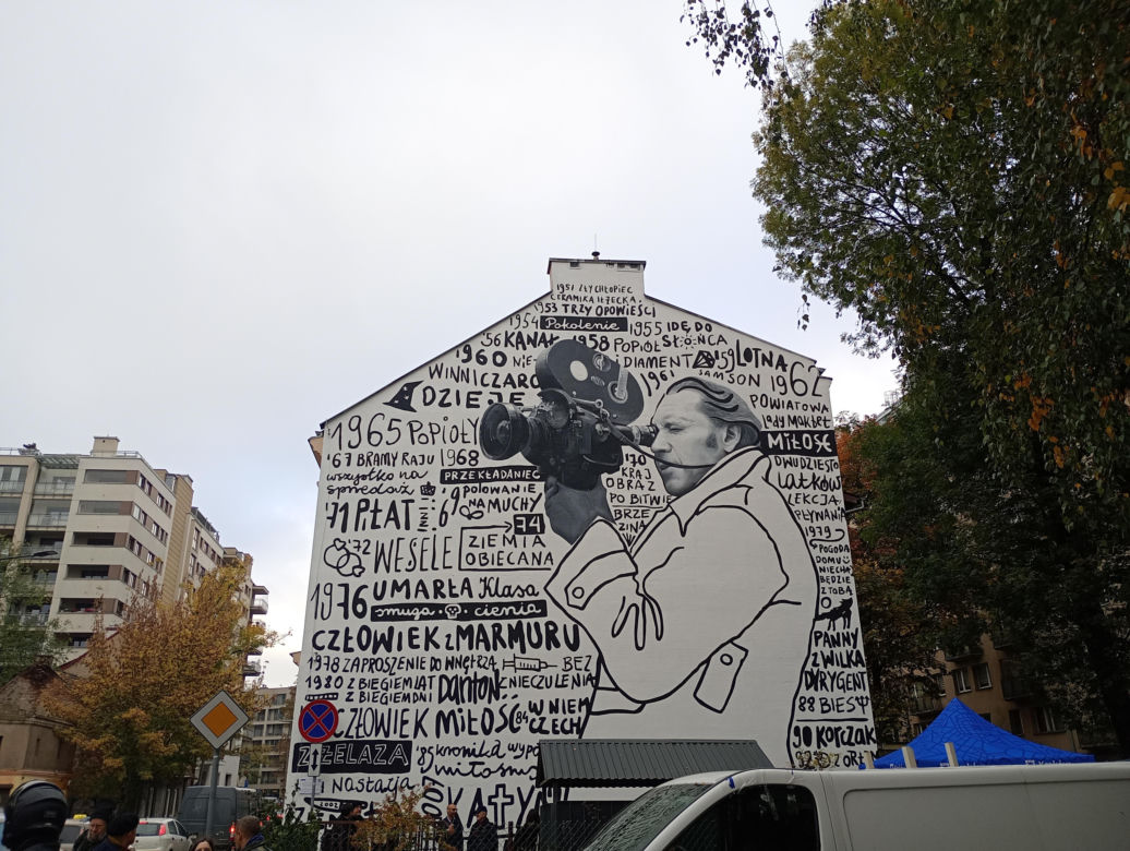 Nowy mural w Krakowie na cześć Andrzeja Wajdy. Żona reżysera nie kryje zachwytu