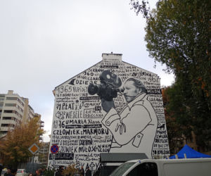 Nowy mural w Krakowie na cześć Andrzeja Wajdy. Żona reżysera nie kryje zachwytu