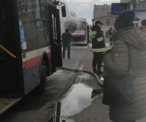 Uwaga! Pożar autobusu komunikacji miejskiej w Bydgoszczy! [AKTUALIZACJA, ZDJĘCIA]