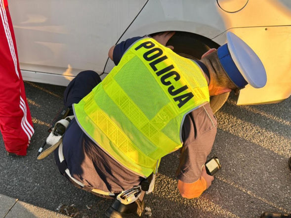Masowe kontrole w całej Warszawie! Policja przeczesuje dworce i bazary!