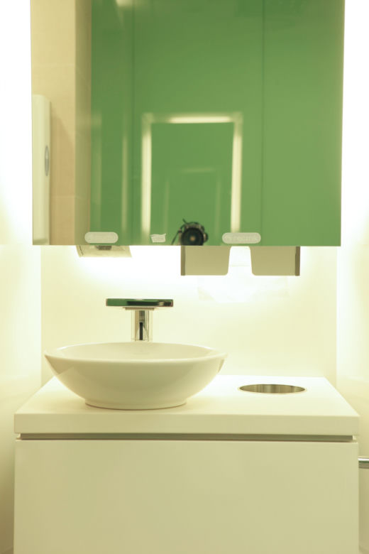 WC/2theloo-10 300Kb