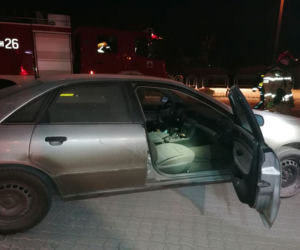 Audi paliło się na stacji benzynowej w Grudziądzu. Policjanci zapobiegli tragedii